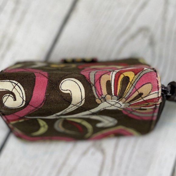 Vera Bradley Bifold Wallet in Puccini - RED/BROWN/YELLOW/WHITE Retired Pattern - Picture 5 of 6